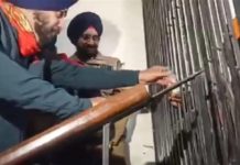 ਪਾਵਰਕਾਮ ਦਫ਼ਤਰ ਦੀ 7ਵੀਂ ਮੰਜ਼ਿਲ ‘ਤੇ ਮਰਨ ਵਰਤ ‘ਤੇ ਬੈਠੇ ਮ੍ਰਿਤਕਾਂ ਦੇ ਆਸ਼ਰਿਤਾਂ ਨੂੰ ਸਿੱਧੂ ਨੇ ਪਿਲਾਇਆ ਜੂਸ, ਦਿੱਤਾ ਇਹ ਭਰੋਸਾ, Video