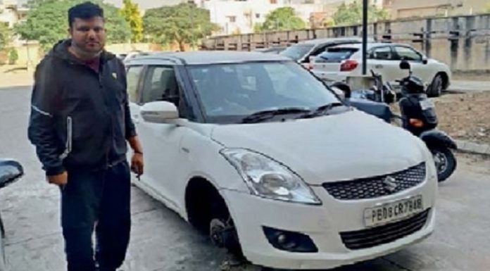 ਜਲੰਧਰ : ਨਹੀਂ ਰੁਕ ਰਹੀਆਂ ਚੋਰੀ ਦੀਆਂ ਵਾਰਦਾਤਾਂ, PIMS ‘ਚ ਗਰਭਵਤੀ ਪਤਨੀ ਨੂੰ ਮਿਲਣ ਪਹੁੰਚੇ ਹੈੱਡ ਕਾਂਸਟੇਬਲ ਦੀ ਕਾਰ ਦੇ ਚਾਰੋਂ ਟਾਇਰ ਚੋਰੀ