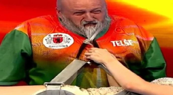 63 Kg ਭਾਰੀ ਔਰਤ ਨੂੰ ਦਾੜ੍ਹੀ ਨਾਲ ਚੁੱਕ ਕੇ ਬਣਾਇਆ ਵਿਸ਼ਵ ਰਿਕਾਰਡ, Video ਵੇਖ ਉਡ ਜਾਣਗੇ ਹੋਸ਼