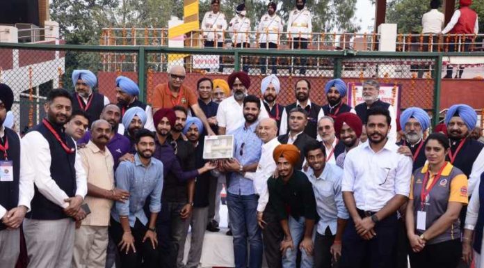 ਐਨ.ਆਰ.ਆਈ. ਗਾਖਲ ਬ੍ਰਾਦਰਜ਼ ਵਲੋਂ ਉਲੰਪਿਕ ’ਚ ਵਧੀਆ ਪ੍ਰਦਰਸ਼ਨ ਕਰਨ ’ਤੇ ਭਾਰਤੀ ਹਾਕੀ ਦੇ ਪੁਰਸ਼ ਤੇ ਮਹਿਲਾ ਖਿਡਾਰੀਆਂ ਨੂੰ 11 ਲੱਖ ਦਾ ਨਗਦ ਇਨਾਮ