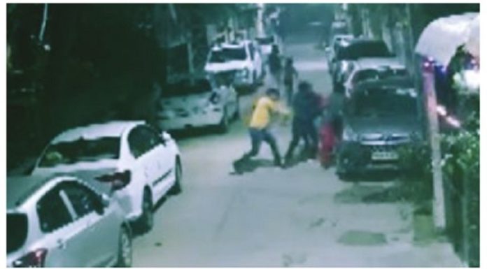 Video : AAP ਦੀ ਵਿਧਾਇਕਾ ‘ਤੇ ਔਰਤ ਦੀ ਬੇਰਹਿਮੀ ਨਾਲ ਕੁੱਟਮਾਰ ਕਰਵਾਉਣ ਦਾ ਆਰੋਪ, ਘਟਨਾ CCTV ‘ਚ ਕੈਦ