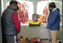 ਅੰਮ੍ਰਿਤਸਰ ‘ਚ ਬੇਅਦਬੀ ਦੀ ਇਕ ਹੋਰ ਘਟਨਾ : ਅਜਨਾਲਾ ਦੇ ਲਕਸ਼ਮੀ ਨਰਾਇਣ ਮੰਦਿਰ ‘ਚ ਸ਼੍ਰੀ ਕ੍ਰਿਸ਼ਨ ਬਾਲ ਸਰੂਪ ਤੇ ਧਾਰਮਿਕ ਪੁਸਤਕਾਂ ਜ਼ਮੀਨ ‘ਤੇ ਸੁੱਟੀਆਂ