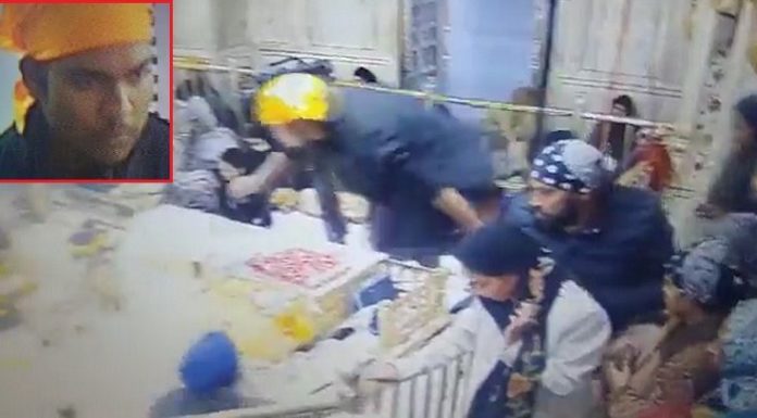 ਸ੍ਰੀ ਹਰਿਮੰਦਰ ਸਾਹਿਬ ‘ਚ ਬੇਅਦਬੀ ਕਰਨ ਵਾਲੇ ਆਰੋਪੀ ਦੀ ਪੋਸਟਮਾਰਟਮ ਰਿਪੋਰਟ ‘ਚ ਹੋਇਆ ਵੱਡਾ ਖੁਲਾਸਾ, ਪੜ੍ਹੋ ਪੂਰੀ ਖ਼ਬਰ