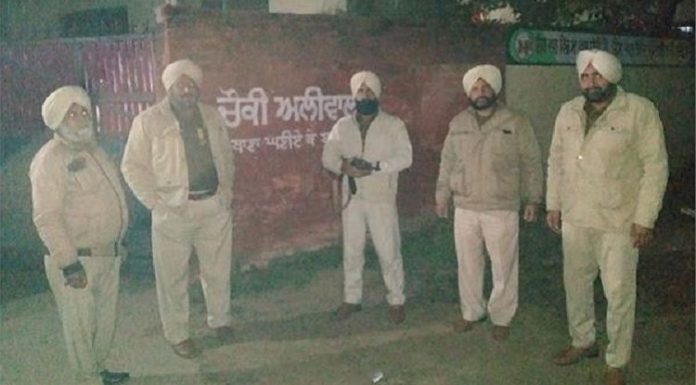 ਅੰਮ੍ਰਿਤਸਰ ਤੇ ਕਪੂਰਥਲਾ ਤੋਂ ਬਾਅਦ ਹੁਣ ਬਟਾਲਾ ਦੇ ਗੁਰਦੁਆਰਾ ਸਾਹਿਬ ‘ਚ ਬੇਅਦਬੀ ਦੀ ਕੀਤੀ ਗਈ ਕੋਸ਼ਿਸ਼, ਸੇਵਾਦਾਰਾਂ ਦੇ ਜਾਗਣ ‘ਤੇ ਆਰੋਪੀ ਫਰਾਰ