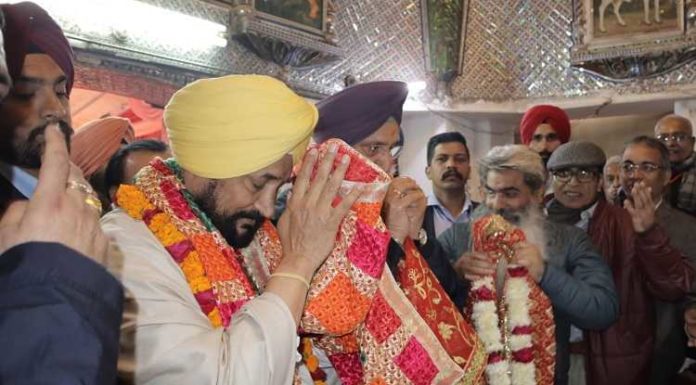 ਲੁਧਿਆਣਾ : ਮੁੱਖ ਮੰਤਰੀ ਵੱਲੋਂ ਸੁਪਰ ਸਪੈਸ਼ਲਿਟੀ ਹਸਪਤਾਲ ਦੀ ਉਸਾਰੀ ਲਈ ਦੁਰਗਾ ਮਾਤਾ ਮੰਦਰ ਦੀ ਪ੍ਰਬੰਧਕ ਕਮੇਟੀ ਨੂੰ 11 ਕਨਾਲ ਜ਼ਮੀਨ ਦੇਣ ਦਾ ਐਲਾਨ