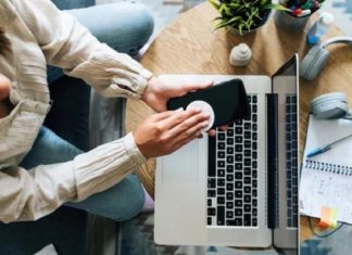 ਪਤਨੀ ਨੇ ਧੋ ਦਿੱਤਾ ਲੈਪਟਾਪ ਤੇ ਮੋਬਾਇਲ, Wife ਦੀ ਸਫਾਈ ਦੀ ਆਦਤ ਤੋਂ ਪ੍ਰੇਸ਼ਾਨ ਪਤੀ ਨੇ ਮੰਗਿਆ ਤਲਾਕ