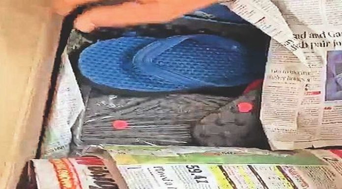 ਸਾਈਬਰ ਠੱਗੀ : ਡਾਕਟਰ ਨੇ ਬਲੈਕਫੰਗਸ ਤੋਂ ਪੀੜਤ ਪਿਤਾ ਲਈ 3.65 ਲੱਖ ‘ਚ ਮੰਗਵਾਏ ਆਨਲਾਈਨ ਇੰਜੈਕਸ਼ਨ, ਪਾਰਸਲ ‘ਚੋਂ ਨਿਕਲੀਆਂ ਚੱਪਲਾਂ, ਪਿਤਾ ਦੀ ਮੌਤ