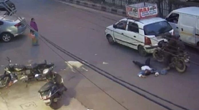 ਦਿੱਲੀ ਦੇ ਸ਼ਾਲੀਮਾਰ ਬਾਗ ‘ਚ ਔਰਤ ਨੂੰ 200 ਮੀਟਰ ਤੱਕ ਘੜੀਸਦੇ ਲੈ ਗਏ ਲੁਟੇਰੇ, ਘਟਨਾ CCTV ‘ਚ ਕੈਦ