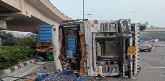 ਦਿੱਲੀ : ITO ਨੇੜੇ ਭਿਆਨਕ ਹਾਦਸਾ, ਆਟੋ ‘ਤੇ ਡਿੱਗਾ ਕੰਟੇਨਰ, 4 ਲੋਕਾਂ ਦੀ ਮੌਕੇ ‘ਤੇ ਮੌਤ