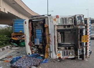 ਦਿੱਲੀ : ITO ਨੇੜੇ ਭਿਆਨਕ ਹਾਦਸਾ, ਆਟੋ ‘ਤੇ ਡਿੱਗਾ ਕੰਟੇਨਰ, 4 ਲੋਕਾਂ ਦੀ ਮੌਕੇ ‘ਤੇ ਮੌਤ