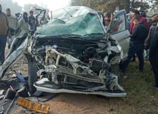 ਡੇਰਾਬੱਸੀ ‘ਚ ਭਿਆਨਕ ਹਾਦਸਾ : ਦੇਰ ਰਾਤ 2 ਕਾਰਾਂ ਦੀ ਟੱਕਰ, 4 ਮਹੀਨੇ ਦੇ NRI ਬੱਚੇ ਸਮੇਤ 4 ਦੀ ਮੌਤ