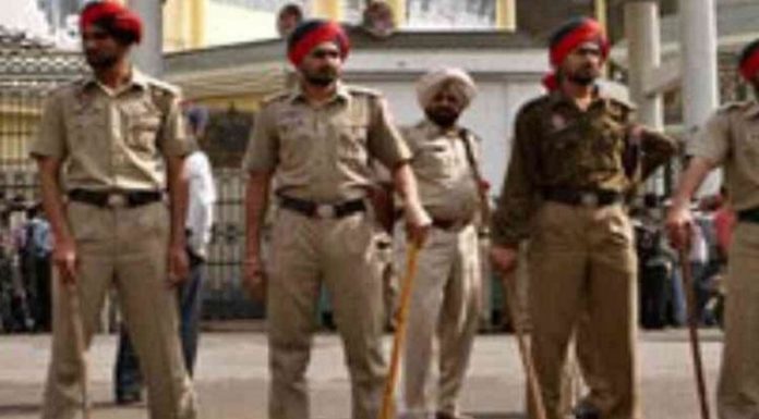 ਲੁਧਿਆਣਾ ਕੋਰਟ ‘ਚ ਬਲਾਸਟ ਤੋਂ ਬਾਅਦ ਪੰਜਾਬ ‘ਚ ਹਾਈ ਅਲਰਟ, ਜਨਤਕ ਥਾਵਾਂ ‘ਤੇ ਸੁਰੱਖਿਆ ਵਧਾਉਣ ਦੇ ਨਿਰਦੇਸ਼