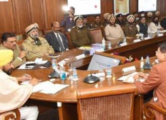 ਰੇਤ ਦੇ ਗੈਰ-ਕਾਨੂੰਨੀ ਖਣਨ ਦੀ ਜਾਣਕਾਰੀ ਦਿਓ ਅਤੇ 25000 ਰੁਪਏ ਇਨਾਮ ਪਾਓ; ਮੁੱਖ ਮੰਤਰੀ ਵੱਲੋਂ ਡਿਪਟੀ ਕਮਿਸ਼ਨਰਾਂ ਨੂੰ ਪਹਿਲਕਦਮੀ ਸ਼ੁਰੂ ਕਰਨ ਦੇ ਨਿਰਦੇਸ਼