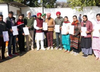 ਮੁੱਖ ਮੰਤਰੀ ਨੇ ਖੇਤੀ ਕਾਨੂੰਨਾਂ ਵਿਰੁੱਧ ਸੰਘਰਸ਼ ਦੌਰਾਨ ਜਾਨਾਂ ਗੁਆਉਣ ਵਾਲੇ ਕਿਸਾਨਾਂ ਦੇ 11 ਪਰਿਵਾਰਕ ਮੈਂਬਰਾਂ ਨੂੰ ਸੌਂਪੇ ਨਿਯੁਕਤੀ ਪੱਤਰ
