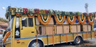 ਸਿੰਘੂ ਬਾਰਡਰ : ਦਿੱਲੀ ਤੋਂ ਮਹਾਰਾਜਿਆਂ ਵਾਂਗ ਘਰ ਵਾਪਸੀ ਕਰ ਰਹੇ ਕਿਸਾਨ, ਜਿਵੇਂ ਜੰਗ ਜਿੱਤ ਕੇ ਆਉਂਦੇ ਸਨ ਪੰਜਾਬ ਦੇ ਰਾਜੇ, ਵੇਖੋ ਤਸਵੀਰਾਂ