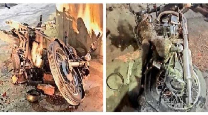 ਜਲੰਧਰ : ਖਿੰਗਰਾਂ ਗੇਟ ‘ਚ ਗੁੰਡਾਗਰਦੀ, ਬੋਤਲਾਂ ਚੱਲੀਆਂ, 2 ਮੋਟਰਸਾਈਕਲ ਜਲਾਏ, ਜਨਮ ਦਿਨ ਦੀ ਪਾਰਟੀ ‘ਚ ਗਾਲ੍ਹਾਂ ਕੱਢਦੇ ਪਹੁੰਚੇ ਹਮਲਾਵਰ