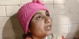 ਪਿਆਰ ‘ਚ ਮਿਲਿਆ ਧੋਖਾ : ਕਿਤੇ ਨਹੀਂ ਮਿਲਿਆ ਇਨਸਾਫ਼, ਪ੍ਰੇਮੀ ਦੇ ਘਰ ਦੇ ਬਾਹਰ ਬੈਠੀ ਲੜਕੀ, ਆਰੋਪੀ ਘਰ ਨੂੰ ਤਾਲਾ ਲਾ ਕੇ ਗਾਇਬ