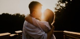 ਗਰਲਫ੍ਰੈਂਡ ਨੇ ਪਹਿਲਾਂ ਲਾਇਆ ਗਲ਼ੇ ਫਿਰ ਕੀਤਾ Kiss, ਬਾਅਦ ‘ਚ ਬੁਆਏਫ੍ਰੈਂਡ ‘ਤੇ ਚਲਾ ਦਿੱਤੀ ਗੋਲੀ, ਇਸ ਤਰ੍ਹਾਂ ਫਿਲਮੀ ਅੰਦਾਜ਼ ‘ਚ ਵਾਰਦਾਤ ਨੂੰ ਦਿੱਤਾ ਅੰਜਾਮ