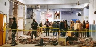 ਅੰਦਰ ਡੈੱਡ ਬਾਡੀ ਪਈ ਹੈ.. ਮੈਂ ਖੁਦ ਹੱਥ ਲਾ ਕੇ ਦੇਖਿਆ… ਪੜ੍ਹੋ ਲੁਧਿਆਣਾ ਕੋਰਟ ‘ਚ ਹੋਏ ਬਲਾਸਟ ਦੇ ਚਸ਼ਮਦੀਦ ਵਕੀਲ ਨੇ ਕੀ-ਕੀ ਦੱਸਿਆ