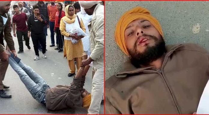 ਨੌਜਵਾਨ ਦਾ ਸੜਕ ‘ਤੇ ਲੇਟ ਕੇ ਹੰਗਾਮਾ, SHO ‘ਤੇ ਲਾਏ ਨਸ਼ਾ ਕਰਨ ਦੇ ਆਰੋਪ, ਵੇਖੋ Video