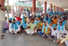 ਬੱਸਾਂ ‘ਚ ਸਫਰ ਕਰਨ ਵਾਲਿਆਂ ਨੂੰ ਕਰਨਾ ਪੈ ਰਿਹਾ ਦਿੱਕਤਾਂ ਦਾ ਸਾਹਮਣਾ, ਪੰਜਾਬ ਰੋਡਵੇਜ਼ ਦੇ ਠੇਕਾ ਮੁਲਾਜ਼ਮਾਂ ਦੀ ਹੜਤਾਲ ਦੇ ਦਿਨਾਂ ਦੀ ਜੁਰਮਾਨੇ ਸਮੇਤ ਕੱਟੀ ਜਾਵੇਗੀ ਤਨਖਾਹ
