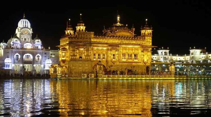 ਸ੍ਰੀ ਹਰਿਮੰਦਰ ਸਾਹਿਬ ਅੰਮ੍ਰਿਤਸਰ ‘ਚ ਗੁਰੂ ਸਾਹਿਬ ਜੀ ਦੀ ਬੇਅਦਬੀ ਦੀ ਕੋਸ਼ਿਸ਼, ਆਰੋਪੀ ਮੌਕੇ ‘ਤੇ ਕਾਬੂ