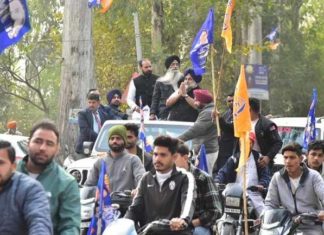 ਸੁਖਬੀਰ ਬਾਦਲ ਦੀ ਕਾਂਗਰਸ ਨੂੰ ਚੁਣੌਤੀ, ਕਿਹਾ- ਦਮ ਹੈ ਤਾਂ ਆਪਣਾ ਸੀਐੱਮ ਉਮੀਦਵਾਰ ਐਲਾਨੇ