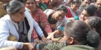 ਜਲੰਧਰ : ਸਿੱਖਿਆ ਮੰਤਰੀ ਦੀ ਰਿਹਾਇਸ਼ ਅੱਗੇ ਬੇਰੋਜ਼ਗਾਰ ਅਧਿਆਪਕਾਂ ਦਾ ਜ਼ਬਰਦਸਤ ਹੰਗਾਮਾ, ਪੁਲਿਸ ਨੇ ਘੜੀਸ-ਘੜੀਸ ਸੁੱਟੀਆਂ ਟੀਚਰਾਂ, Video