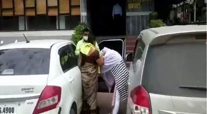 ਹੋਟਲ ‘ਚ ਪ੍ਰੇਮਿਕਾ ਨਾਲ ਰੰਗਰਲੀਆਂ ਮਨਾਉਂਦੇ ਫੜਿਆ ਗਿਆ ਪਤੀ, ਪਤਨੀ ਨੇ ਹੈਲਮੇਟ ਨਾਲ ਕੁੱਟਿਆ