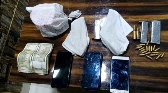 ਨਵੇਂ ਸਾਲ ‘ਤੇ ਵਾਰਦਾਤ ਨੂੰ ਅੰਜਾਮ ਦੇਣ ਦੀ ਫਿਰਾਕ ‘ਚ ਸਨ 3 ਨੌਜਵਾਨ, ਸਰਹੱਦੀ ਇਲਾਕੇ ਕਲਾਨੌਰ ਤੋਂ ਨਜਾਇਜ਼ ਅਸਲੇ ਸਮੇਤ ਕੀਤਾ ਗ੍ਰਿਫ਼ਤਾਰ