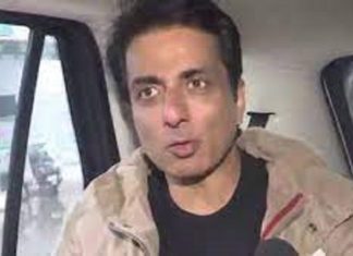 ਸੋਨੂ ਸੂਦ ਦੀਆਂ ਮੁਸ਼ਕਿਲਾਂ ਵਧੀਆਂ, ਪਰਚਾ ਦਰਜ ਹੋਣ ਤੋਂ ਬਾਅਦ ਦੱਖਣੀ ਅਫ਼ਰੀਕਾ ਲਈ ਹੋਏ ਰਵਾਨਾ