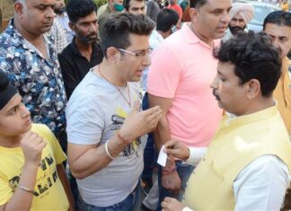 ਹੋਟਲ ‘ਚ ਵੇਚੀਆਂ ਜਾ ਰਹੀਆਂ ਸਨ ਪ੍ਰਾਈਵੇਟ ਸਕੂਲ ਦੀਆਂ ਮਹਿੰਗੀਆਂ ਕਿਤਾਬਾਂ, ਆਪ ਵਿਧਾਇਕ ਨੇ ਮਾਰੀ ਰੇਡ, ਪਈਆਂ ਭਾਜੜਾਂ