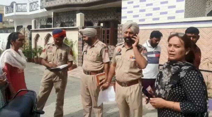 ਪੰਜਾਬ ‘ਚ ਨਹੀਂ ਰੁੱਕ ਰਿਹਾ ਕ੍ਰਾਇਮ, ਜਲੰਧਰ ‘ਚ ਬੇਖੌਫ ਲੁਟੇਰਿਆਂ ਨੇ ਬੰਦੂਕ ਵਿਖਾ ਕੇ 12 ਲੱਖ ਦੇ ਗਹਿਣੇ ਲੁੱਟੇ