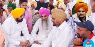 CM ਮਾਨ ਪਹੁੰਚੇ ਸਿੱਧੂ ਮੂਸੇਵਾਲਾ ਦੇ ਘਰ, ਇਨਸਾਫ਼ ਲਈ ਫੁੱਟ-ਫੁੱਟ ਰੋਏ ਸਿੱਧੂ ਦੇ ਮਾਤਾ-ਪਿਤਾ