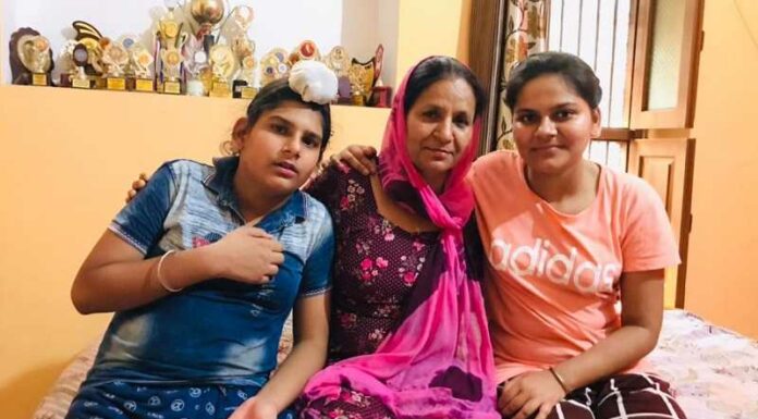 ਕਰਾੜੀ ਪਿੰਡ ਦੀ ਹਰਲੀਨ ਨੇ 12ਵੀਂ ‘ਚ ਜਲੰਧਰ ਜਿਲੇ ‘ਚ ਕੀਤਾ ਟੌਪ