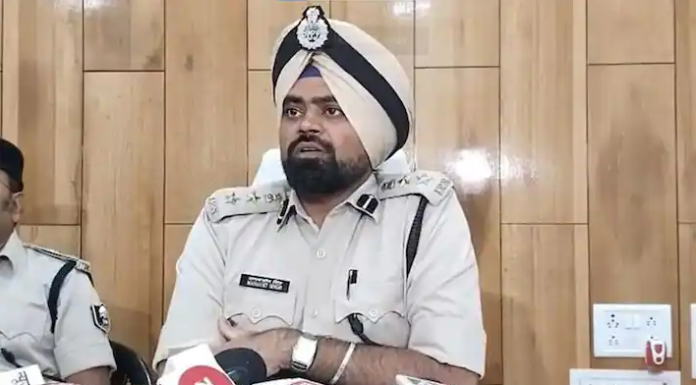 ਪਟਨਾ ਦੇ SSP ਮਾਨਵਜੀਤ ਸਿੰਘ ਨੇ RSS ਦੀ ਤੁਲਨਾ ਅੱਤਵਾਦੀ ਸੰਗਠਨ PFI ਨਾਲ ਕੀਤੀ, ਭਾਜਪਾ ‘ਚ ਵਧਿਆ ਰੋਸ