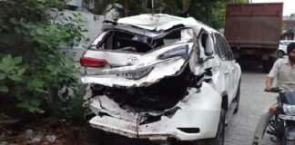 ਮੁਕੇਰੀਆਂ : ਵੈਸ਼ਨੋ ਦੇਵੀ ਤੋਂ ਵਾਪਸ ਆਉਂਦਿਆਂ ਫਾਰਚੂਨਰ ਟਰੱਕ ਨਾਲ ਟਕਰਾਈ, ਜਲੰਧਰ ਤੋਂ ਕਾਂਗਰਸੀ ਲੀਡਰ ਦੀ ਪਤਨੀ ਦੀ ਮੌਤ