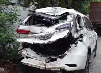 ਮੁਕੇਰੀਆਂ : ਵੈਸ਼ਨੋ ਦੇਵੀ ਤੋਂ ਵਾਪਸ ਆਉਂਦਿਆਂ ਫਾਰਚੂਨਰ ਟਰੱਕ ਨਾਲ ਟਕਰਾਈ, ਜਲੰਧਰ ਤੋਂ ਕਾਂਗਰਸੀ ਲੀਡਰ ਦੀ ਪਤਨੀ ਦੀ ਮੌਤ