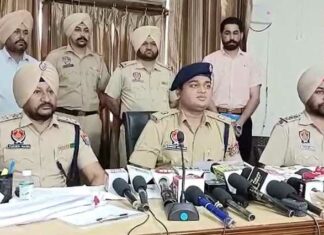 ਨਾਜਾਇਜ਼ ਹਥਿਆਰ ਤੇ ਗੋਲੀ ਸਿੱਕੇ ਸਣੇ ਨਾਮੀ ਗੈਂਗਸਟਰ ਮਲਕੀਤ ਸਿੰਘ ਉਰਫ ਨਵਾਬ ਗ੍ਰਿਫਤਾਰ, ਪੰਜ ਹੋਰ ਆਰੋਪੀ ਵੀ ਹਥਿਆਰਾਂ ਸਣੇ ਕਾਬੂ