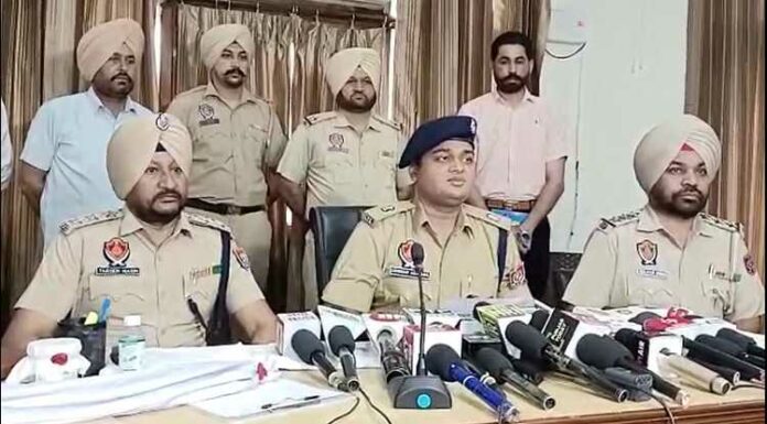 ਨਾਜਾਇਜ਼ ਹਥਿਆਰ ਤੇ ਗੋਲੀ ਸਿੱਕੇ ਸਣੇ ਨਾਮੀ ਗੈਂਗਸਟਰ ਮਲਕੀਤ ਸਿੰਘ ਉਰਫ ਨਵਾਬ ਗ੍ਰਿਫਤਾਰ, ਪੰਜ ਹੋਰ ਆਰੋਪੀ ਵੀ ਹਥਿਆਰਾਂ ਸਣੇ ਕਾਬੂ