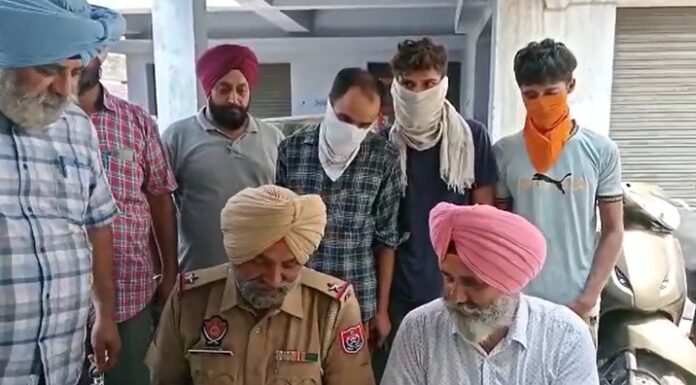 ਅੰਮ੍ਰਿਤਸਰ : ਸ੍ਰੀ ਦਰਬਾਰ ਸਾਹਿਬ ਨਤਮਸਤਕ ਹੋਣ ਵਾਲਿਆਂ ਦੇ ਵਾਹਨ ਕਰਦੇ ਸਨ ਚੋਰੀ, 10 ਵਾਹਨਾਂ ਸਣੇ 3 ਪੁਲਿਸ ਅੜਿੱਕੇ 