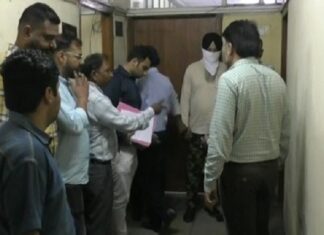 ਲੁਧਿਆਣਾ : ਨਗਰ ਸੁਧਾਰ ਟਰੱਸਟ ਦੀ EO ਤੇ ਜੂਨੀਅਰ ਸਹਾਇਕ ਰਿਸ਼ਵਤ ਲੈਣ ਦੇ ਦੋਸ਼ ‘ਚ ਵਿਜੀਲੈਂਸ ਅੜਿੱਕੇ