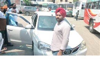 ਅੰਮ੍ਰਿਤਸਰ : ਬੱਸ ਆਪਰੇਟਰ ਯੂਨੀਅਨ ਦੇ ਪ੍ਰਧਾਨ ’ਤੇ ਦੋ ਨੌਜਵਾਨਾਂ ਨੇ ਚਲਾਈਆਂ ਗੋਲ਼ੀਆਂ