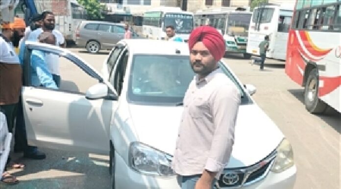 ਅੰਮ੍ਰਿਤਸਰ : ਬੱਸ ਆਪਰੇਟਰ ਯੂਨੀਅਨ ਦੇ ਪ੍ਰਧਾਨ ’ਤੇ ਦੋ ਨੌਜਵਾਨਾਂ ਨੇ ਚਲਾਈਆਂ ਗੋਲ਼ੀਆਂ