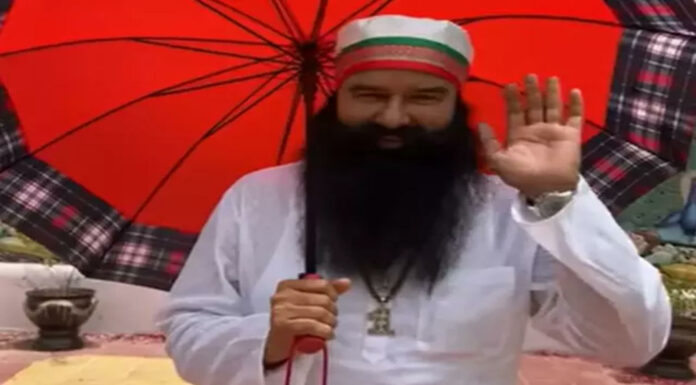 ਰਾਮ ਰਹੀਮ ਨੇ ਨਕਲੀ ਕਹਿਣ ਵਾਲਿਆਂ ਨੂੰ ਦਿੱਤਾ ਜਵਾਬ, ਅਸੀਂ ਪਤਲੇ ਕੀ ਹੋ ਗਏ ਲੋਕਾਂ ਨੇ ਫਰਜ਼ੀ ਕਹਿਣਾ ਸ਼ੁਰੂ ਕਰ ਦਿੱਤਾ