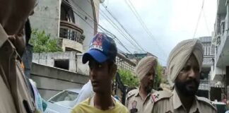 ਜਲੰਧਰ : ਘਰ ‘ਚ ਚੋਰੀ ਕਰਨ ਗਿਆ ਨੌਜਵਾਨ ਅੜਿੱਕੇ, ਆਰੋਪੀ ਨੇ ਕਿਹਾ- ਮੈਂ ਚਿੱਟੇ ਦਾ ਨਸ਼ਾ ਕਰਦਾਂ, ਬਸਤੀ ਗੁਜਾਂ ਤੋਂ ਸ਼ਰੇਆਮ ਮਿਲਦੈ ਚਿੱਟਾ