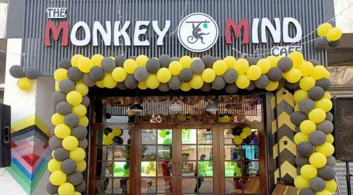 ਜਲੰਧਰ ‘ਚ ਖੁਲ੍ਹਿਆ ਅਜਿਹਾ ਕੈਫੇ ਜਿਹੜਾ ਮੋਬਾਇਲ ਫੋਨ ਇਸਤੇਮਾਲ ਨਾ ਕਰਨ ‘ਤੇ ਦਿੰਦਾ ਹੈ 10 ਫੀਸਦੀ ਦੀ ਸਪੈਸ਼ਲ ਡਿਸਕਾਉਂਟ