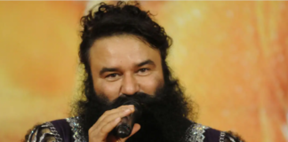 ‘ਪਾਪ ਛੁਪਾ ਕੇ, ਪੁੰਨ ਦਿਖਾ ਕੇ’ ਰਾਮ ਰਹੀਮ ਨੇ ਕੱਢਿਆ ਨਵਾਂ ਗਾਣਾ, ਲੋਕ ਕਰ ਰਹੇ ਕੁਮੈਂਟ, ਤੁਸੀਂ ਵੀ ਸੁਣੋਂ