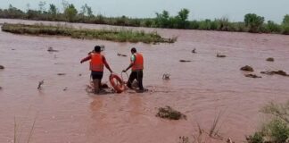 ਖ਼ਤਰੇ ਦੀ ਘੰਟੀ : ਰਾਵੀ ਦਾ ਪੱਧਰ ਵਧਿਆ, ਇਨ੍ਹਾਂ ਪਿੰਡਾਂ ਨੂੰ ਹੋ ਸਕਦਾ ਭਾਰੀ ਨੁਕਸਾਨ