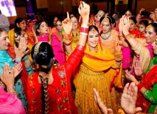 ਭਗਵੰਤ ਮਾਨ ਦੀ ਪਤਨੀ ਨੇ ਵਿਆਹ ਤੋਂ ਬਾਅਦ ਪੁਲਿਸ ਅਧਿਕਾਰੀਆਂ ਦੀਆਂ ਪਤਨੀਆਂ ਨਾਲ ਪਹਿਲੀ ਤੀਜ ਮਨਾਈ